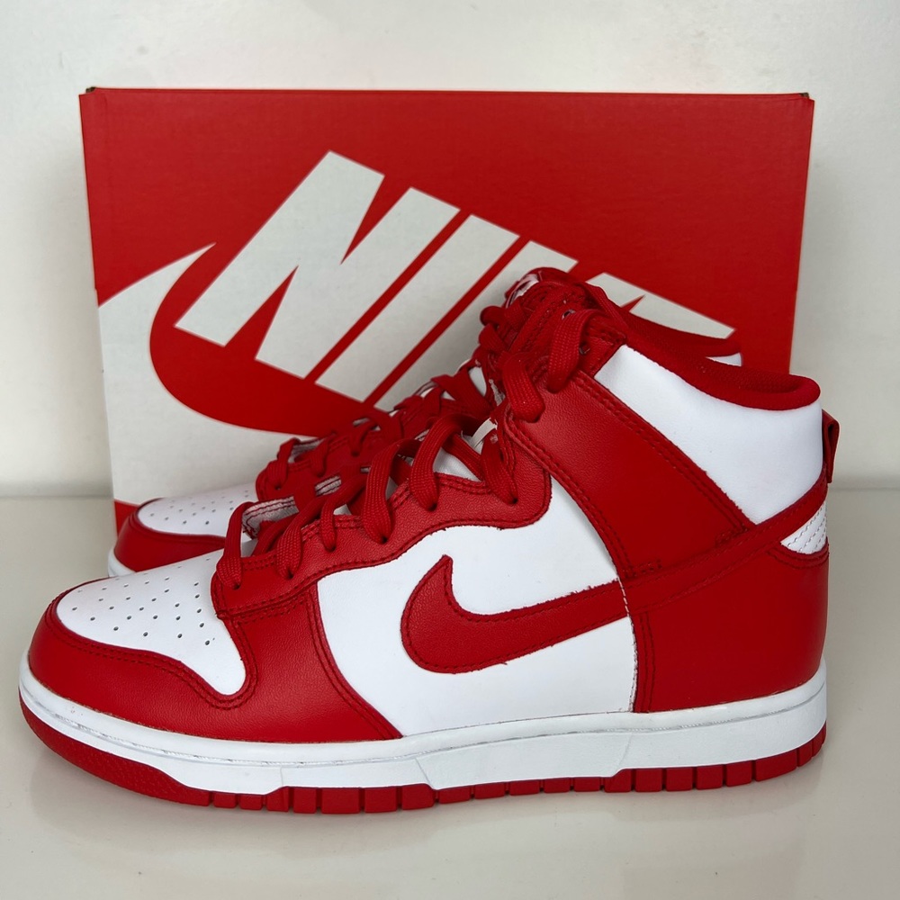 Nike Dunk Hi Retro University Red DD1399-106 Men’s Size 8.5/ Women’s Size 10